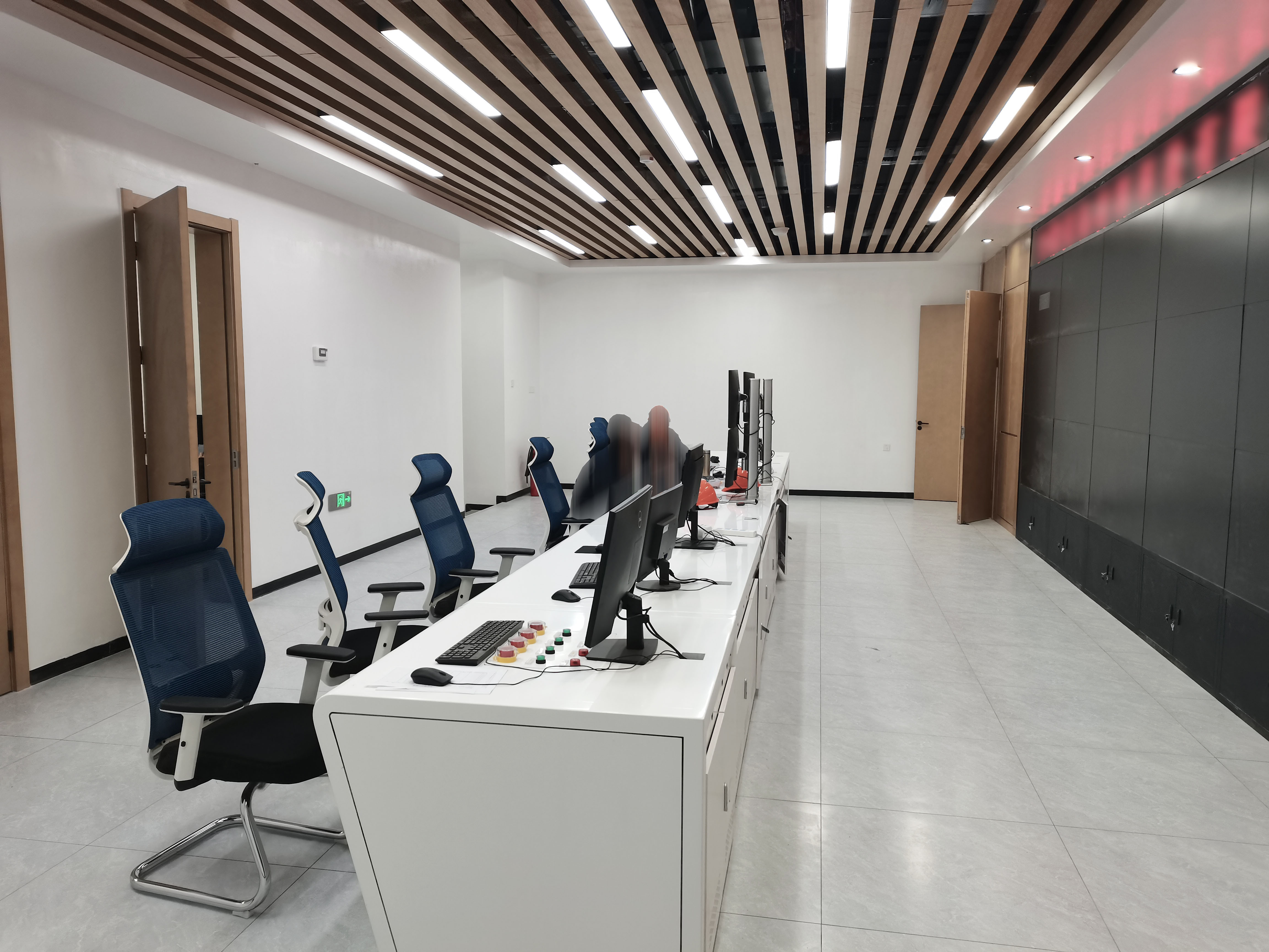 P中控室機(jī)房1 副本.jpg